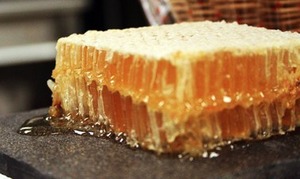 Honey harvest by http://www.flickr.com/photos/lowlevelrebel/2913556446/